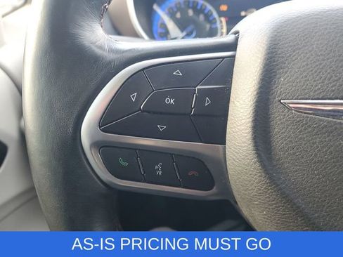 Used 2018 Chrysler Pacifica Touring-L Plus image 31