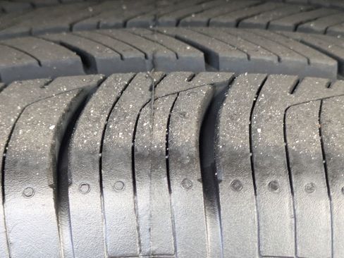 Used 2022 Ford Explorer XLT w/ Equipment Group 202A image 9