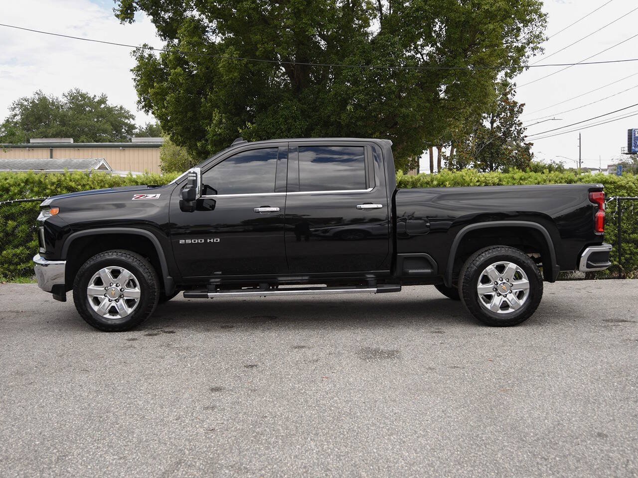 Used 2022 Chevrolet Silverado 2500 LTZ w/ LTZ Plus Package AWD/4WD image 9