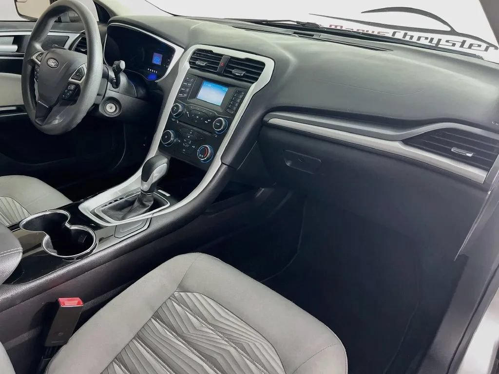 Used 2016 Ford Fusion S FWD image 27
