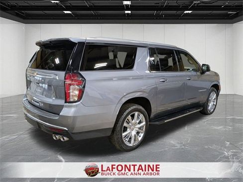Certified 2022 Chevrolet Suburban High Country image 5