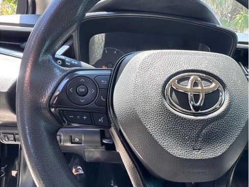 Used 2023 Toyota Corolla LE FWD image 11
