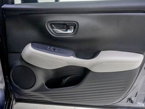 Used 2023 Honda HR-V LX image 30