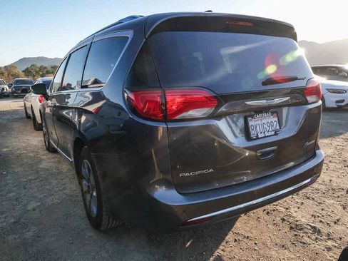 Certified 2019 Chrysler Pacifica Limited image 14