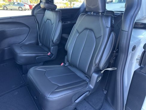 New 2026 Chrysler Pacifica Select image 45
