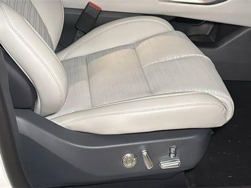 New 2026 Lincoln Nautilus Reserve image 8