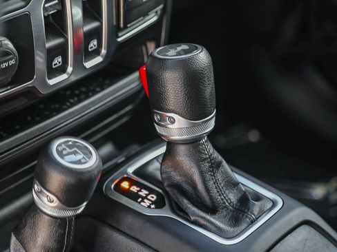 Used 2022 Jeep Wrangler Sport image 21