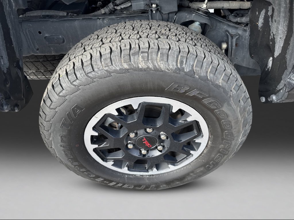 Used 2025 Toyota Tacoma TRD Off-Road AWD/4WD image 9