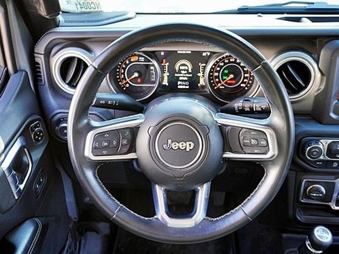 Used 2018 Jeep Wrangler Unlimited Sahara image 23