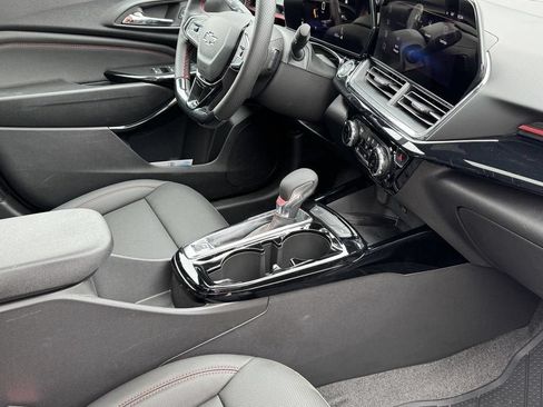 New 2026 Chevrolet Trax RS w/ Sunroof Package FWD image 16