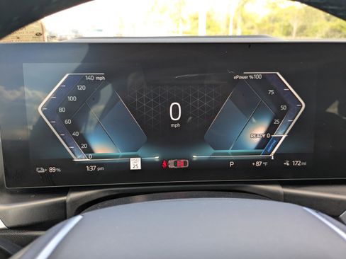 Used 2023 BMW i4 eDrive40 image 31