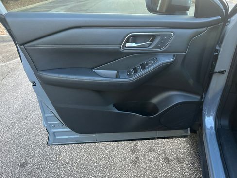 Certified 2024 Nissan Rogue Platinum image 10