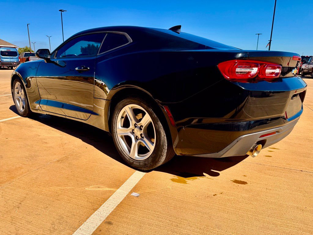Used 2022 Chevrolet Camaro LT RWD image 6