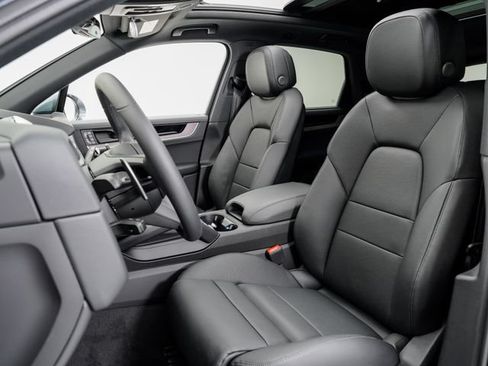 New 2026 Porsche Cayenne AWD/4WD image 5