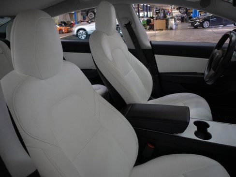 Used 2018 Tesla Model 3 Long Range image 26