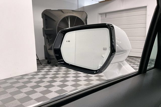 Used 2025 Cadillac XT4 Premium Luxury w/ LPO, Floor Liner Package AWD/4WD image 39