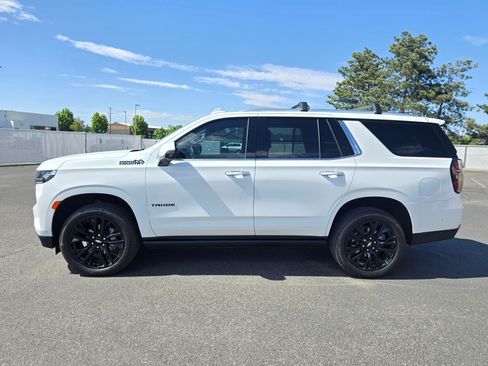 Used 2024 Chevrolet Tahoe High Country w/ Advanced Technology Package AWD/4WD image 3