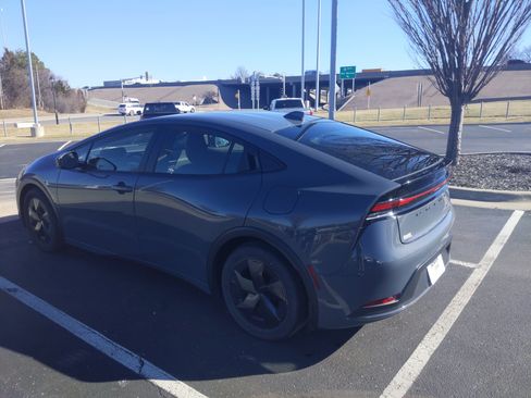 Used 2024 Toyota Prius LE image 8