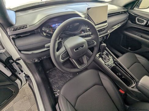 New 2026 Jeep Compass Latitude image 10