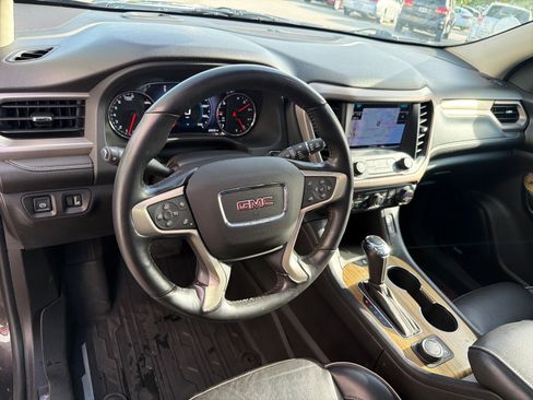 Used 2018 GMC Acadia Denali w/ Technology Package AWD/4WD image 15