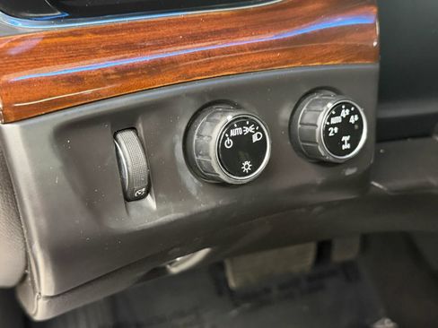 Used 2015 Cadillac Escalade ESV Premium AWD/4WD image 26