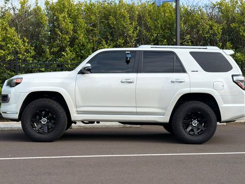 Used 2018 Toyota 4Runner Limited image 7