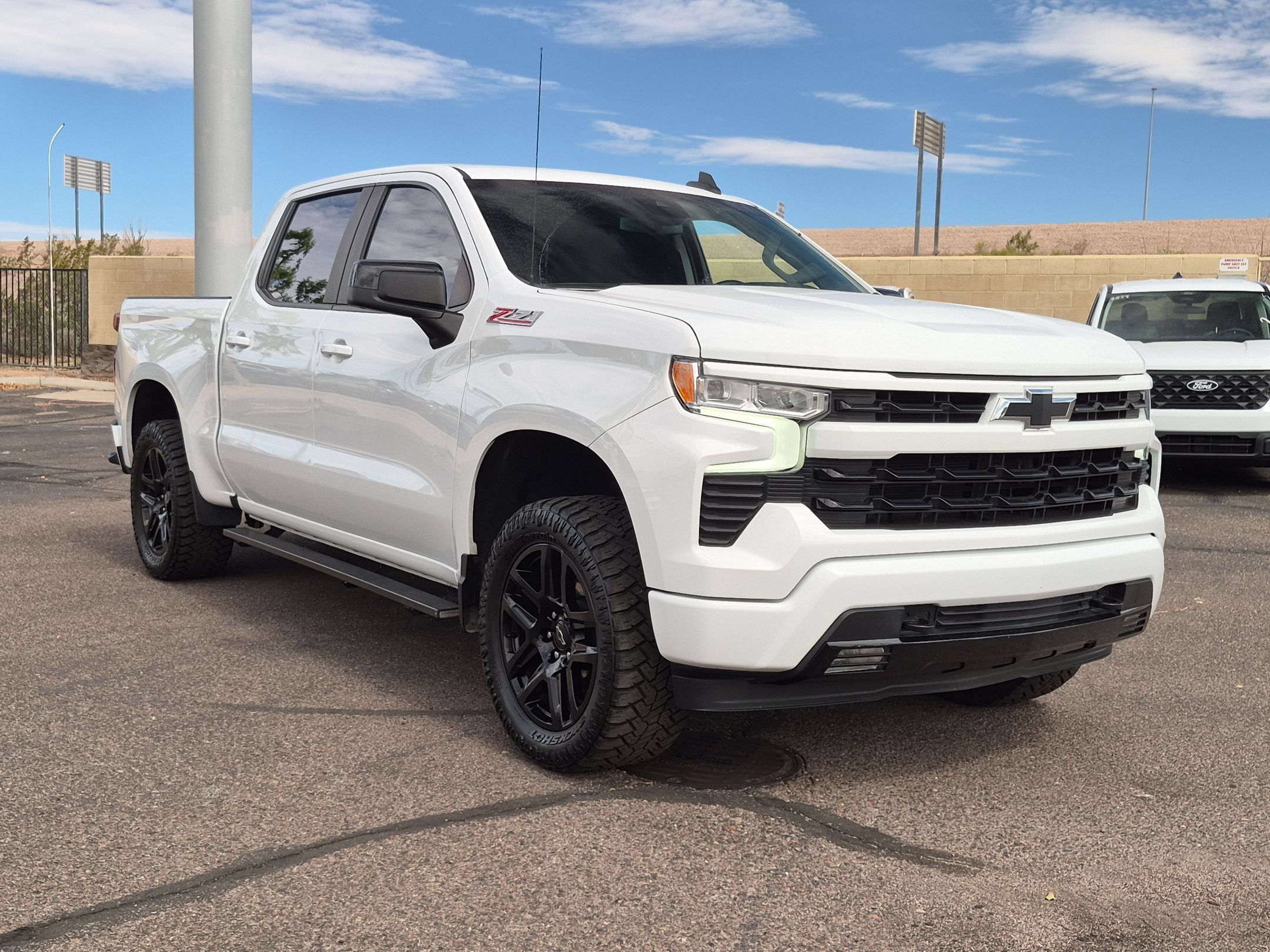 Used 2022 Chevrolet Silverado 1500 RST AWD/4WD image 3