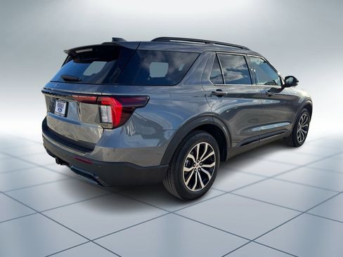 New 2026 Ford Explorer ST-Line image 4