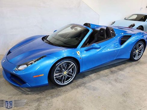 Used 2018 Ferrari 488 Spider image 62