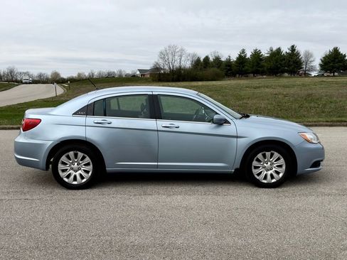Used 2014 Chrysler 200 LX image 29