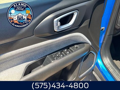 Used 2024 Jeep Compass Latitude image 4