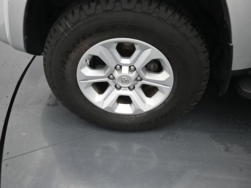 Used 2021 Toyota 4Runner SR5 AWD/4WD image 14