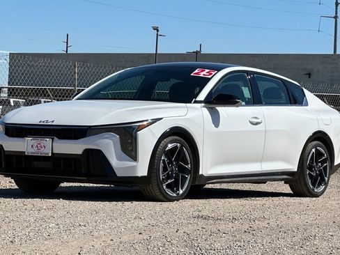 Used 2025 Kia K4 GT-Line w/ GT-Line Premium Package image 9