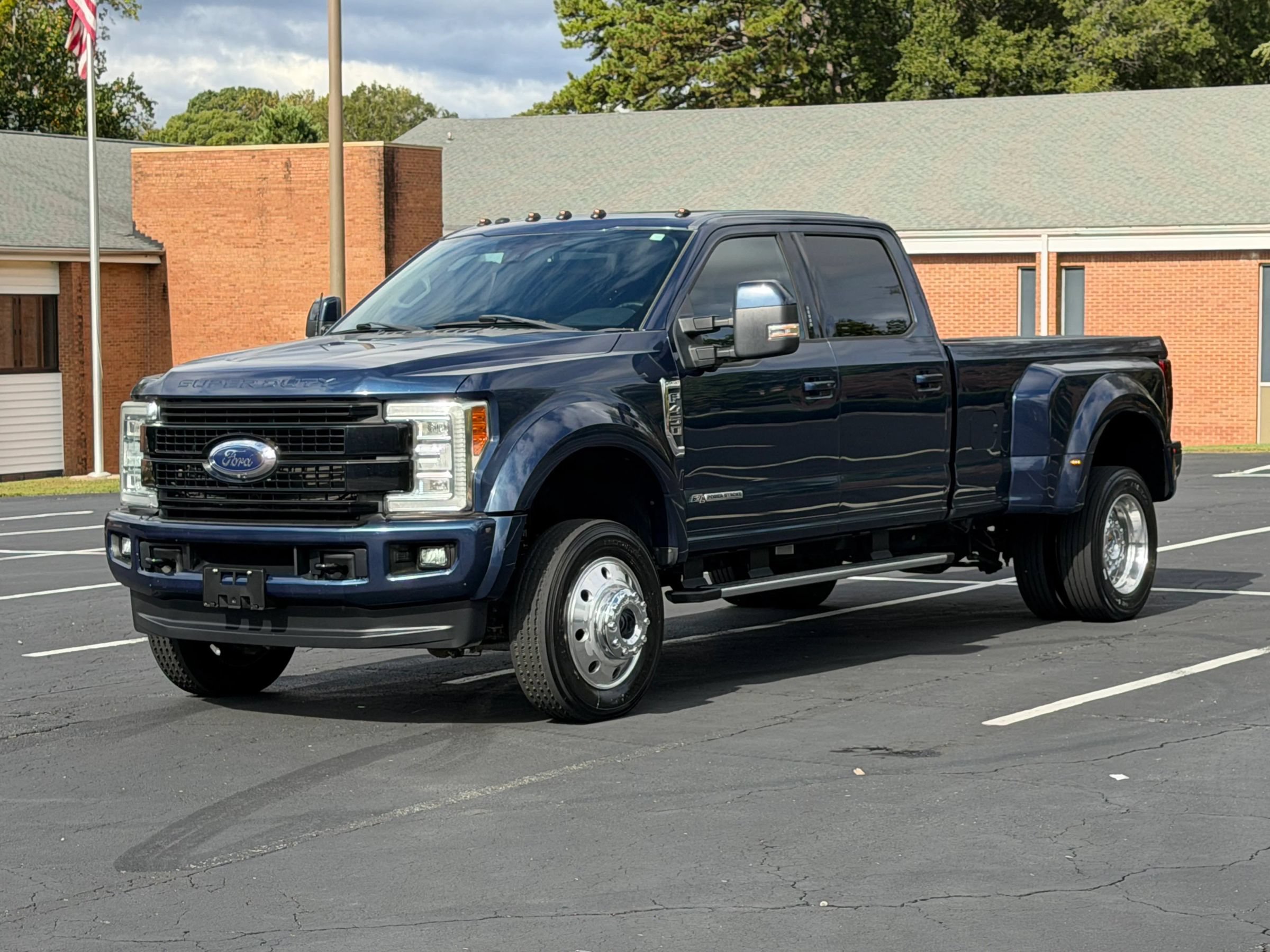 Used 2017 Ford F450 Lariat w/ Lariat Ultimate Package AWD/4WD image 1