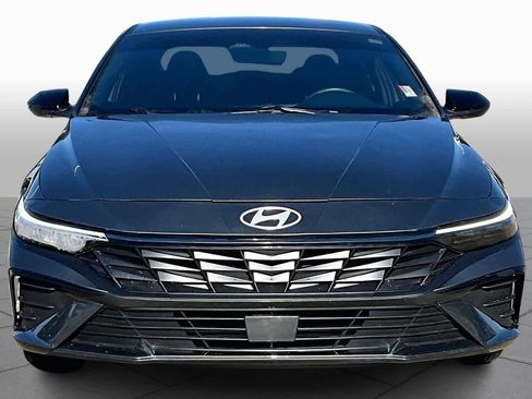 Used 2025 Hyundai Elantra Sport image 5