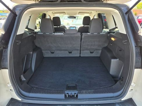 Used 2018 Ford Escape SE w/ Ford Safe & Smart Package AWD/4WD image 14