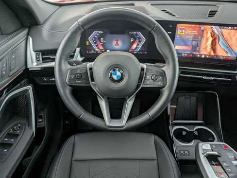 Used 2025 BMW X2 xDrive28i image 14