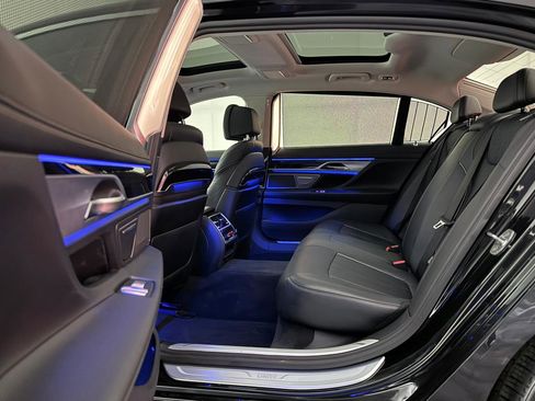 Used 2017 BMW 750i xDrive image 22