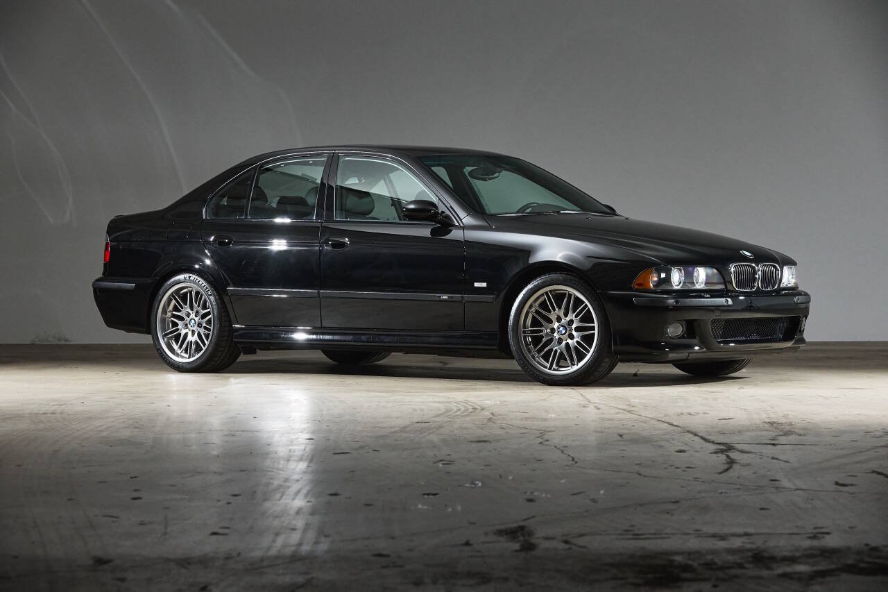 Used 2003 BMW M5 RWD image 1