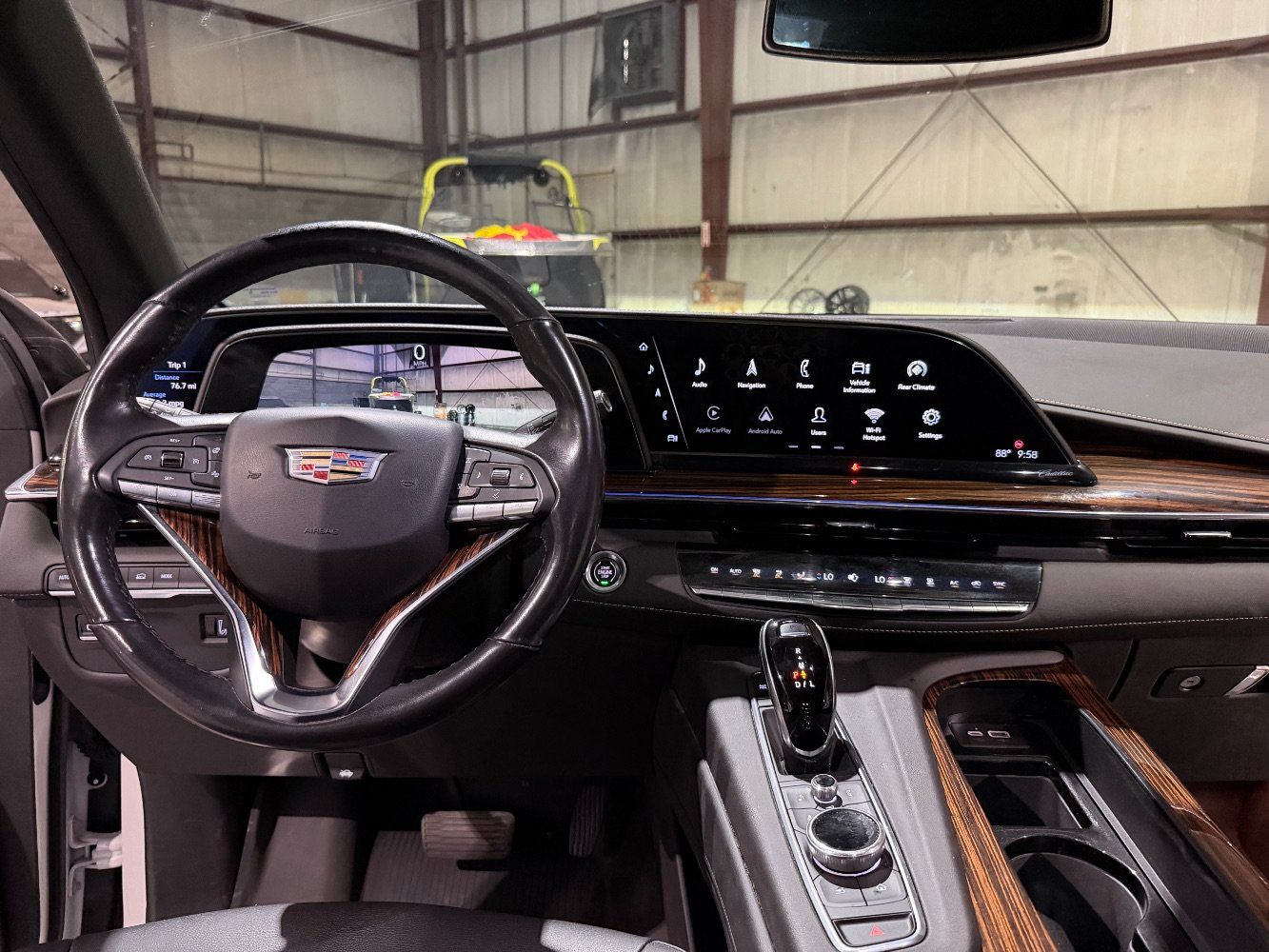 Used 2022 Cadillac Escalade Luxury AWD/4WD image 31