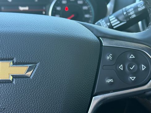 Used 2023 Chevrolet Traverse LT image 14