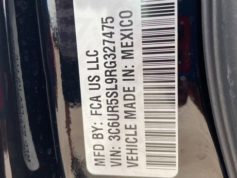 Used 2024 RAM 2500 Limited image 27