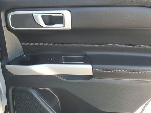 Used 2023 Ford Explorer XLT w/ Equipment Group 202A image 44