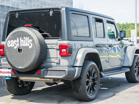 Used 2023 Jeep Wrangler Unlimited Sahara w/ Cold Weather Group AWD/4WD image 11