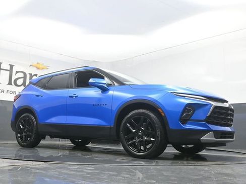 Used 2024 Chevrolet Blazer LT image 2