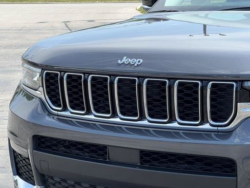 Used 2023 Jeep Grand Cherokee L Limited AWD/4WD image 38