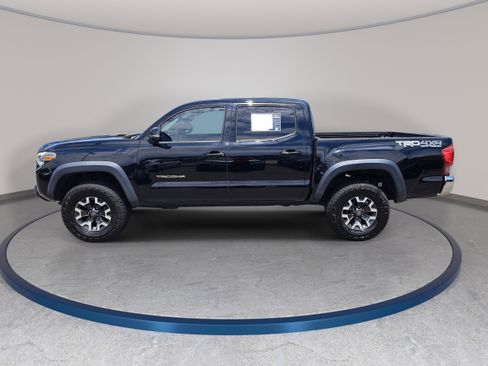 Used 2017 Toyota Tacoma TRD Off-Road w/ Tow Package (A/T) AWD/4WD image 8