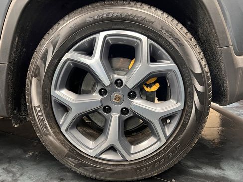 Used 2023 Rivian R1T Adventure image 8