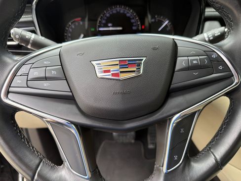 Used 2019 Cadillac XT5 FWD image 23