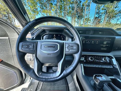 Certified 2025 GMC Sierra 1500 Denali Ultimate image 11